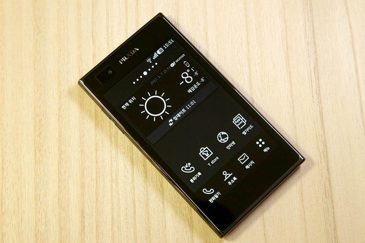  디자인 하나는 甲인것같은 LG의 프리미엄 라인 핸드폰.jpg | 인스티즈