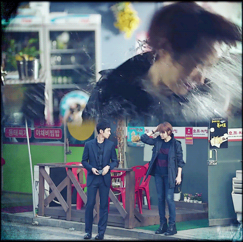 [시그널] 항상 미묘하게 그려서 더 설레는 김은희작가의 특유의 러브라인 유형 (김혜수&조진웅 / 김혜수&이제훈) | 인스티즈