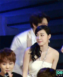 민호가 태연에게 누나! 하고 불렀다.gif | 인스티즈