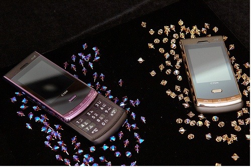  디자인 하나는 甲인것같은 LG의 프리미엄 라인 핸드폰.jpg | 인스티즈