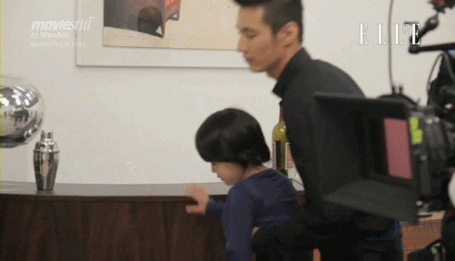 [메이킹짤] 아역배우 보고 예뻐 죽는 남자배우들 | 인스티즈