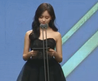 오늘자 앞머리 깐 김소현.jpgif | 인스티즈