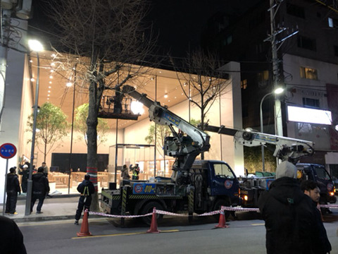 가림막 내린 강남 가로수길 애플스토어 | 인스티즈