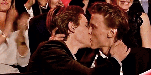 흔한 노르웨이 남배우들의 시상식 키스타임(feat. skam) | 인스티즈