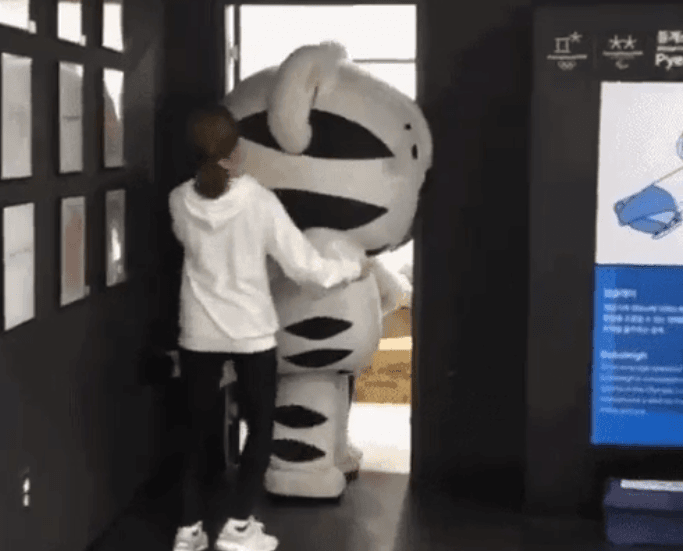 애로사항이 많은 평창 마스코트.gif | 인스티즈