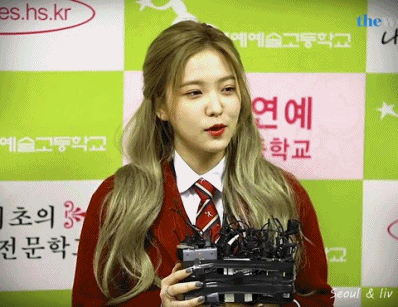 레드벨벳 예리 졸업식 gif | 인스티즈
