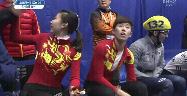 결승전에서 심석희선수 다리잡는 중국선수.. | 인스티즈