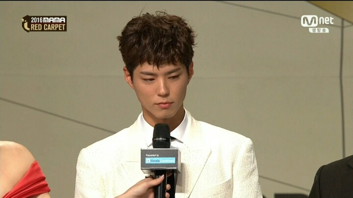 박보검 오늘자 흰수트 .jpg | 인스티즈