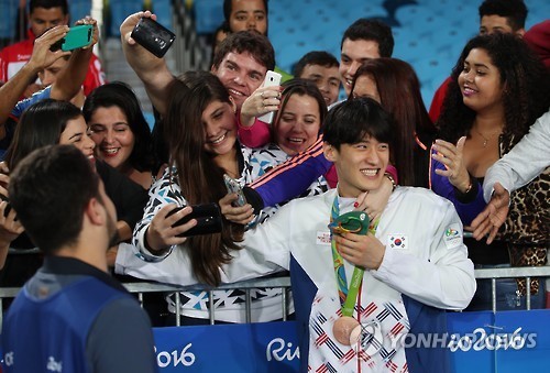 브라질 여심 강탈한 이대훈선수 | 인스티즈