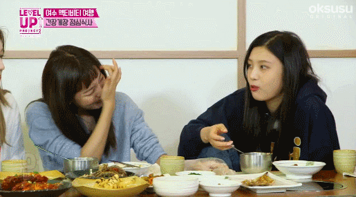 [레드벨벳] 게장맛을 아는 멤버와 모르는 멤버.gif | 인스티즈
