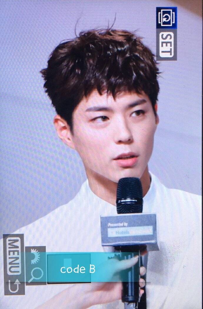 박보검 오늘자 흰수트 .jpg | 인스티즈