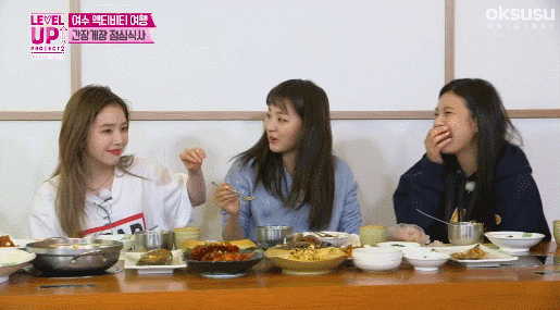[레드벨벳] 게장맛을 아는 멤버와 모르는 멤버.gif | 인스티즈
