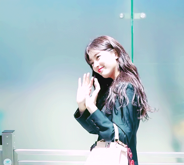 수지 실물 느낌.gif | 인스티즈