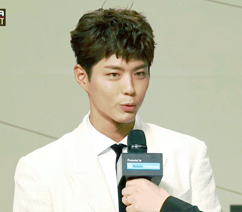 박보검 오늘자 흰수트 .jpg | 인스티즈