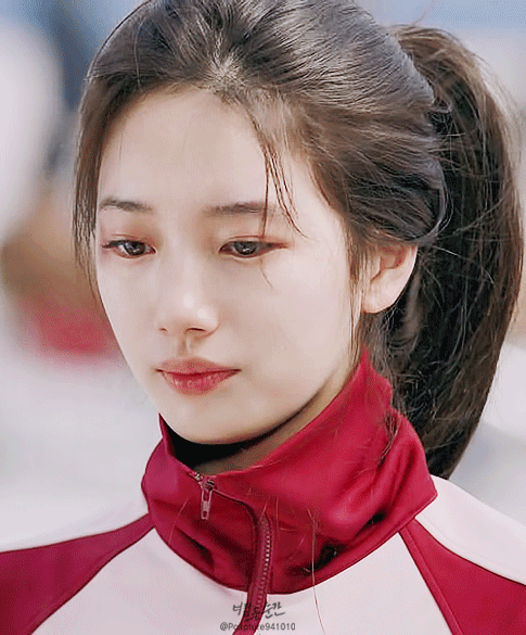 수지 분노의 주먹질.gif | 인스티즈