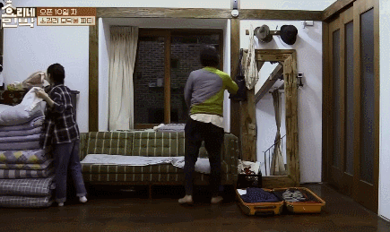 이효리 몰래 아이유에게 초콜릿 사다주는 이상순.gif | 인스티즈