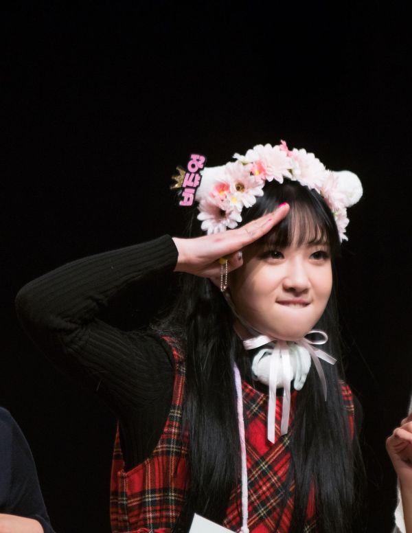 러블리즈 지애 리얼로 고등학생때 방송나오던 시절.gif | 인스티즈