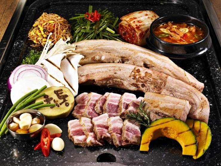 양대산맥 최대난제 치킨 vs 삼겹살 | 인스티즈