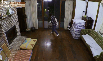 이효리 몰래 아이유에게 초콜릿 사다주는 이상순.gif | 인스티즈