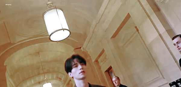 파리에 간 저승사자.gif | 인스티즈