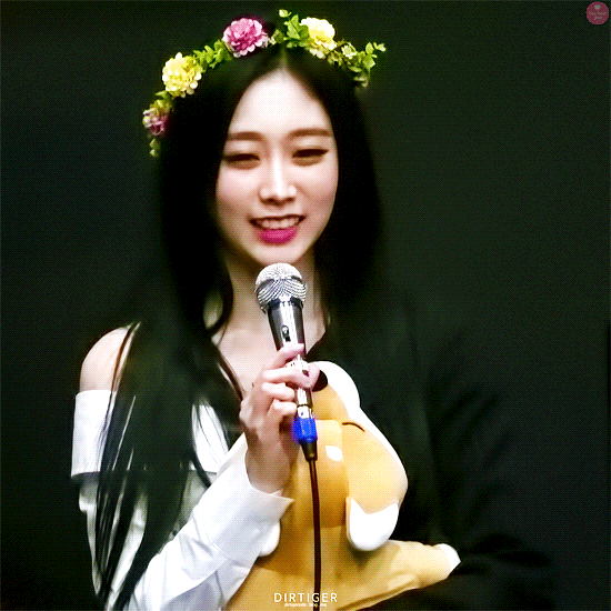 다시 흑발로 돌아온 러블리즈 지수.gif | 인스티즈