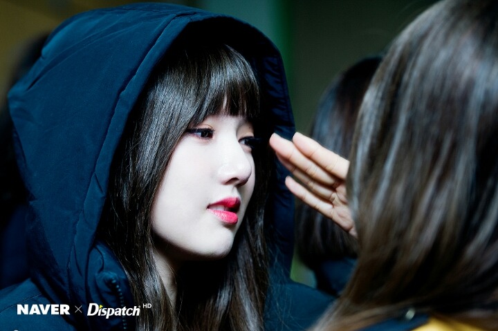 여자친구 막내라인 서공예 졸업식 사진.jpg | 인스티즈