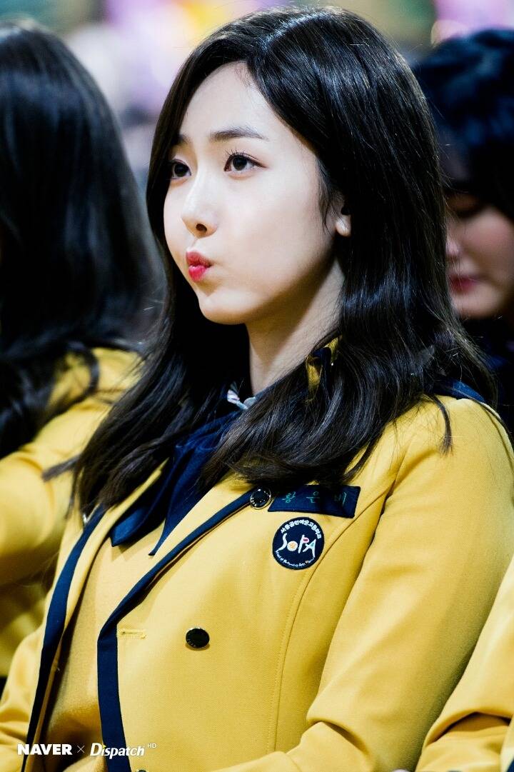 여자친구 막내라인 서공예 졸업식 사진.jpg | 인스티즈