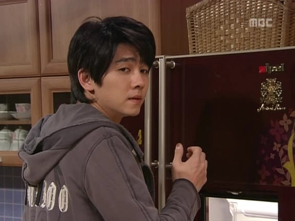 [거침없이하이킥] 장난감으로 싸우는 박해미랑 민용이 ㅋㅋㅋㅋㅋㅋ.jpg | 인스티즈