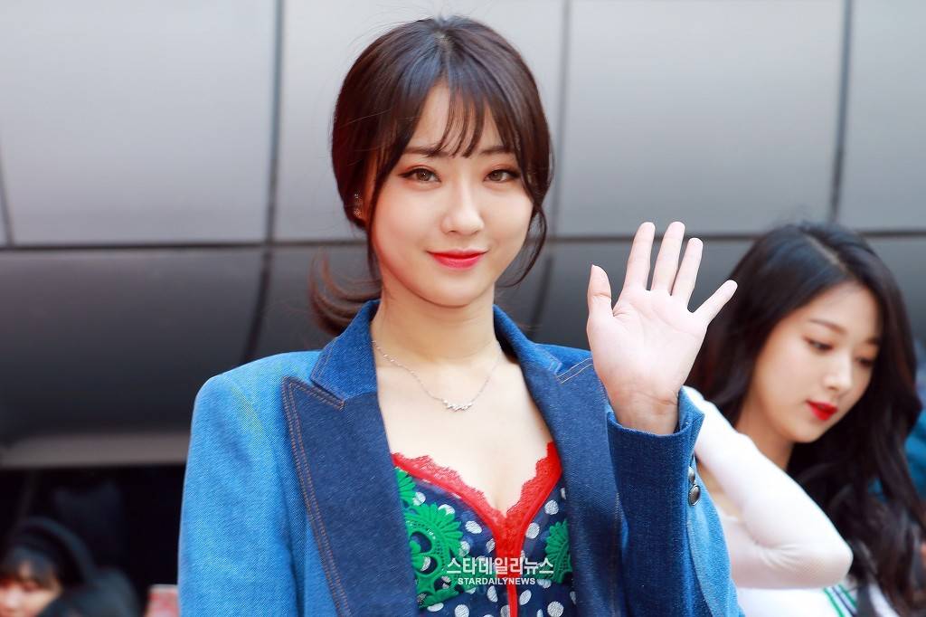 [나인뮤지스] 오늘자 민하-경리.jpg | 인스티즈