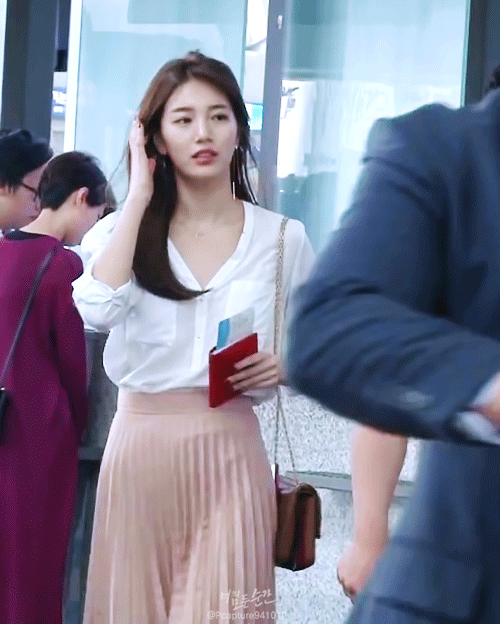 수지 실물 느낌.gif | 인스티즈