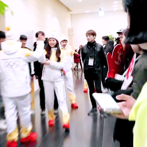 박명수에게 너무 공손한 인사하는 수지 | 인스티즈