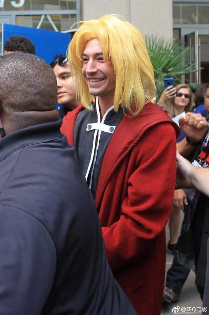 오늘자 코믹콘에 강철의 연금술사 코스프레하고 온 에즈라밀러.jpg | 인스티즈