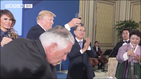 문재인 대통령이 열어준 트럼프의 돌잔치.jpg (feat.콜라) | 인스티즈