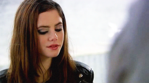 남자보다 여자들의 마음을 흔들었던 여자. 스킨스 '에피' | 인스티즈