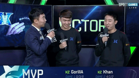 [LOL] 어제 인터뷰 도중 칸 발언을 수습하는 주장 꼬릴라.gif ㅋㅋㅋㅋㅋㅋㅋㅋ | 인스티즈