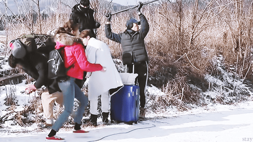 ＜라디오 로맨스＞ 메이킹 속 캠퍼스 드라마 찍는 윤두준 김소현 | 인스티즈