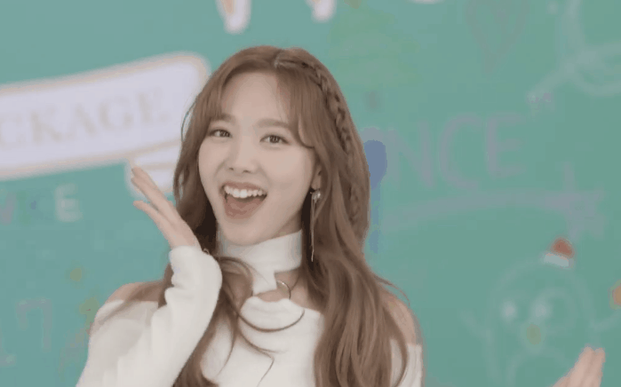 트와이스 v앱 heart shaker 무대 움짤(원스 어서오고) | 인스티즈