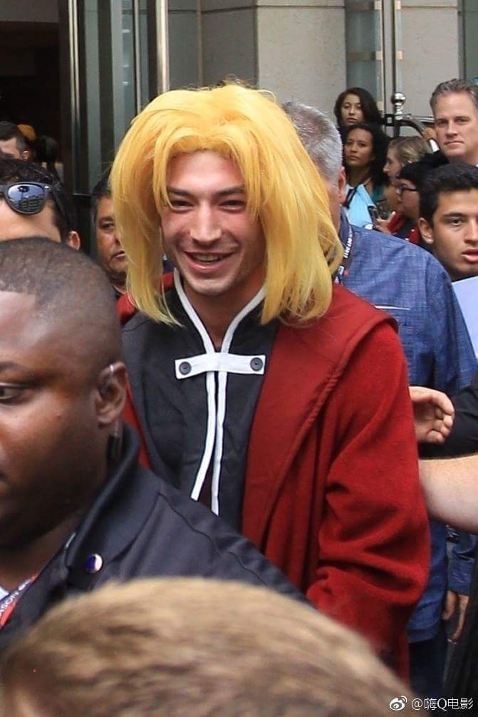 오늘자 코믹콘에 강철의 연금술사 코스프레하고 온 에즈라밀러.jpg | 인스티즈