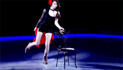 크리스탈이 묵묵히 자기 일을 한다는 걸 보여준 예ㄷㄷㄷ.gif | 인스티즈