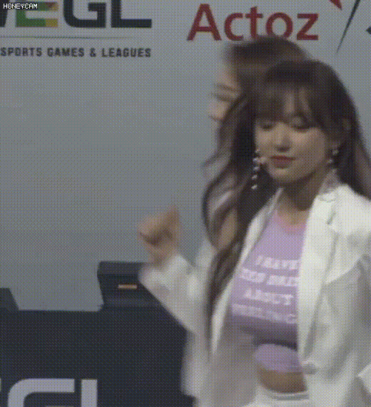 성소 레전드 의상 ㄷㄷ.gif | 인스티즈