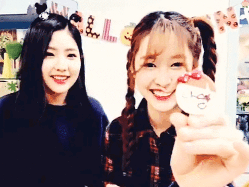 구구단 비주얼+얄미움을 담당하는 멤버.gif | 인스티즈