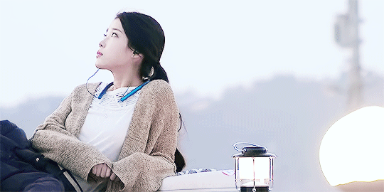 최근 아이유 소니 광고.gif | 인스티즈