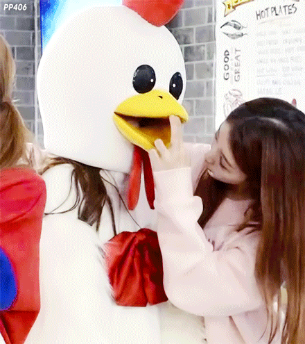 구구단 비주얼+얄미움을 담당하는 멤버.gif | 인스티즈