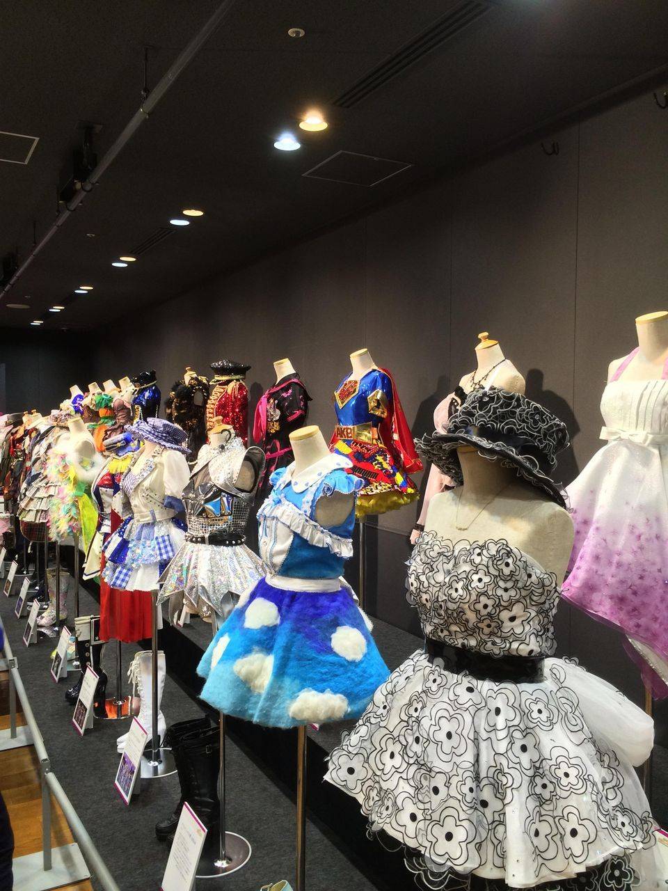 한일 각국 아이돌 의상 | 인스티즈