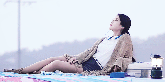 최근 아이유 소니 광고.gif | 인스티즈