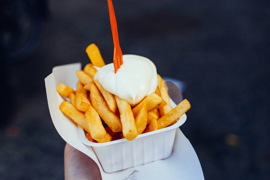 케&#52337; 대신 마요네즈를 찍어먹는 벨기에의 길거리 감자튀김.jpg | 인스티즈