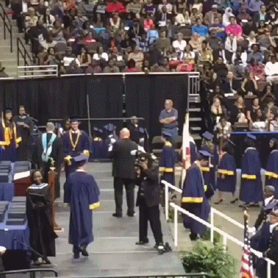 쪽팔림을 유머러스하게 감추려고 노력하는 타입 | 인스티즈