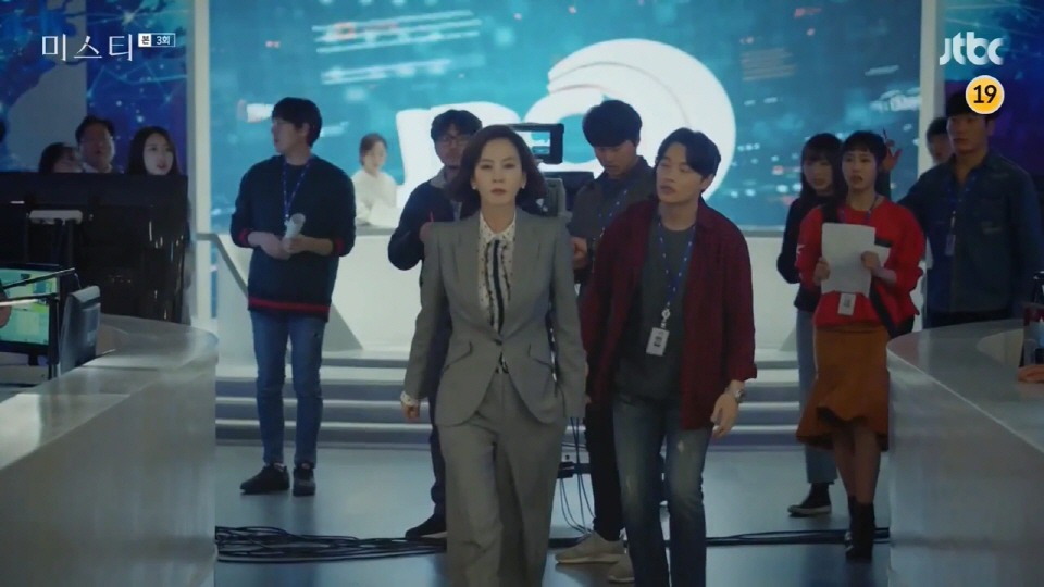 [미스티] 뉴스생방 10분전 후배 발라버리는 김남주.jpg | 인스티즈