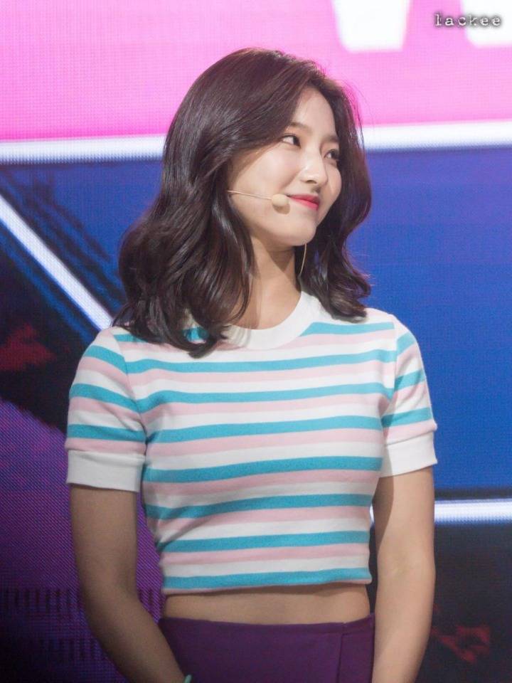 프로미스나인 이새롬.gif | 인스티즈