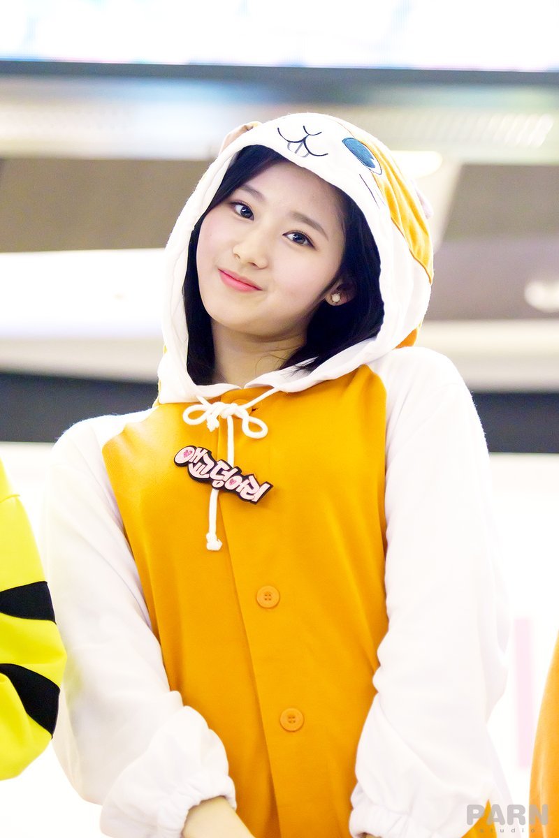 [트와이스] 팬싸에서 팬한테 일침 날리는 똑순이 사나 ㅋㅋㅋㅋ | 인스티즈